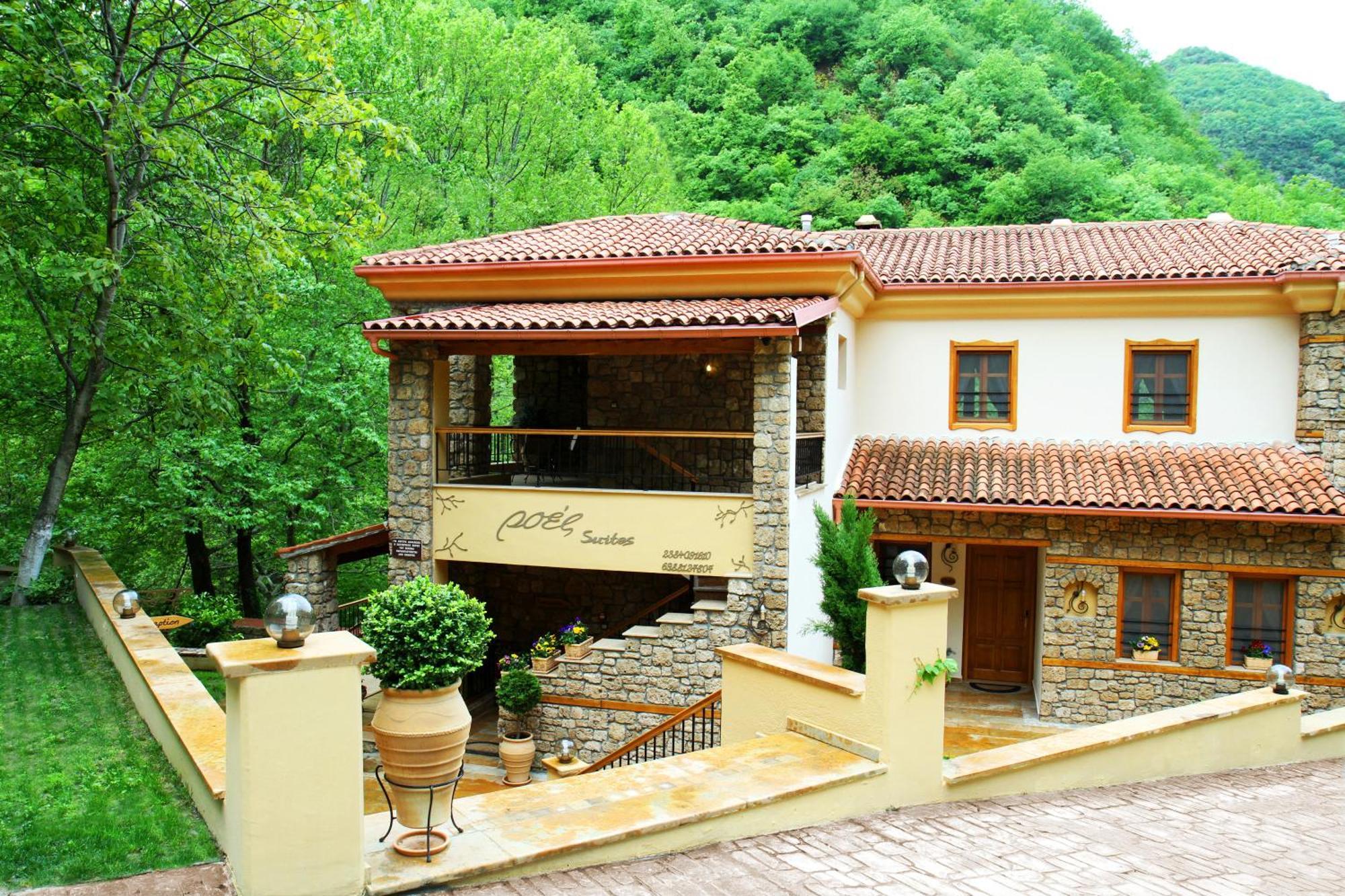 Roes Suites Káto Loutrákion Dış mekan fotoğraf
