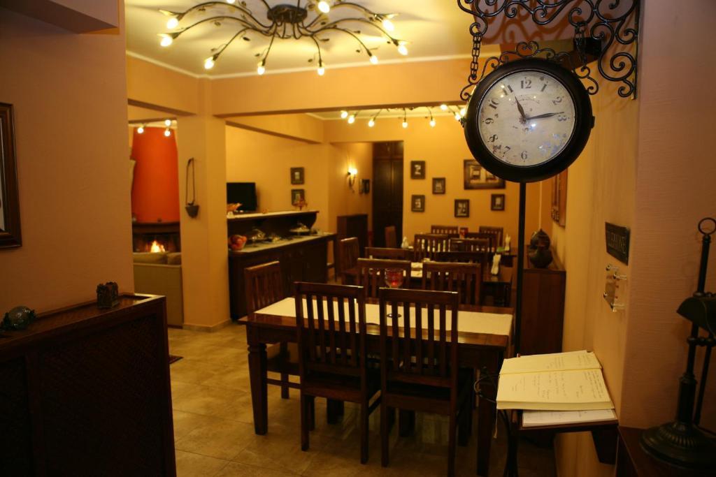 Roes Suites Káto Loutrákion Dış mekan fotoğraf